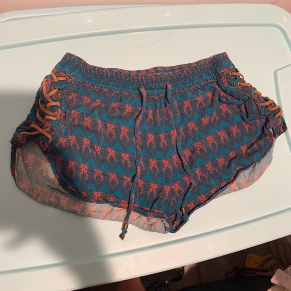 Woman’s Clothes - Picture 8 of 8